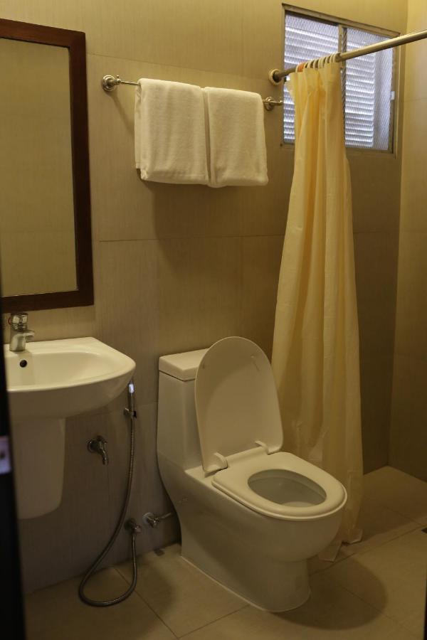 Amalfi718 Hotel Lipa City Exteriör bild